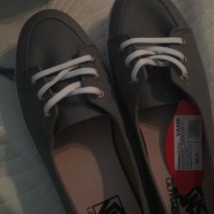 Grey vans palisades